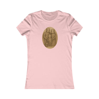 Vintage Mummy Family Portrait Tee – Cute Spooky Gothic Halloween Shirt for Women