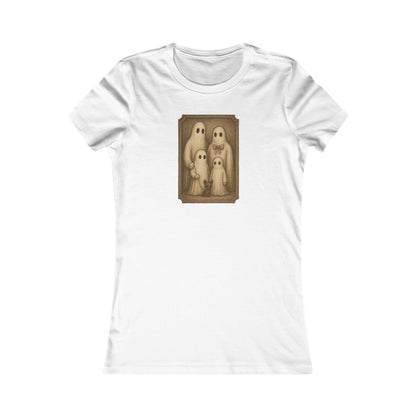 Vintage Ghost Family Portrait Women’s Halloween T-Shirt | Cute Spooky Season Tee for Hauntingly Stylish Ghouls