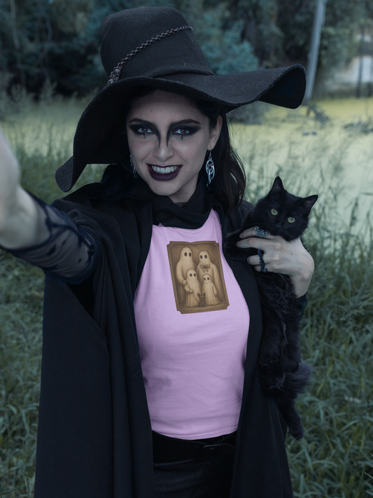 Vintage Ghost Family Portrait Women’s Halloween T-Shirt | Cute Spooky Season Tee for Hauntingly Stylish Ghouls